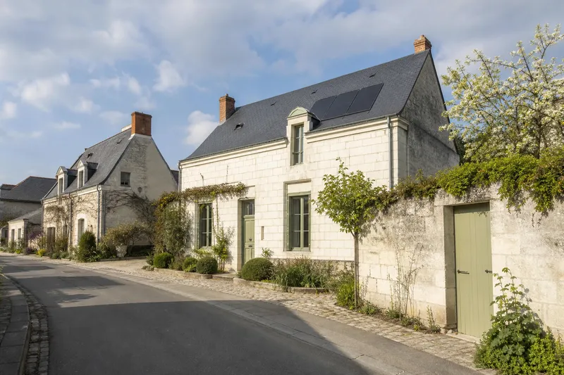 Maison équipée de panneaux solaires en Centre-Val de Loire